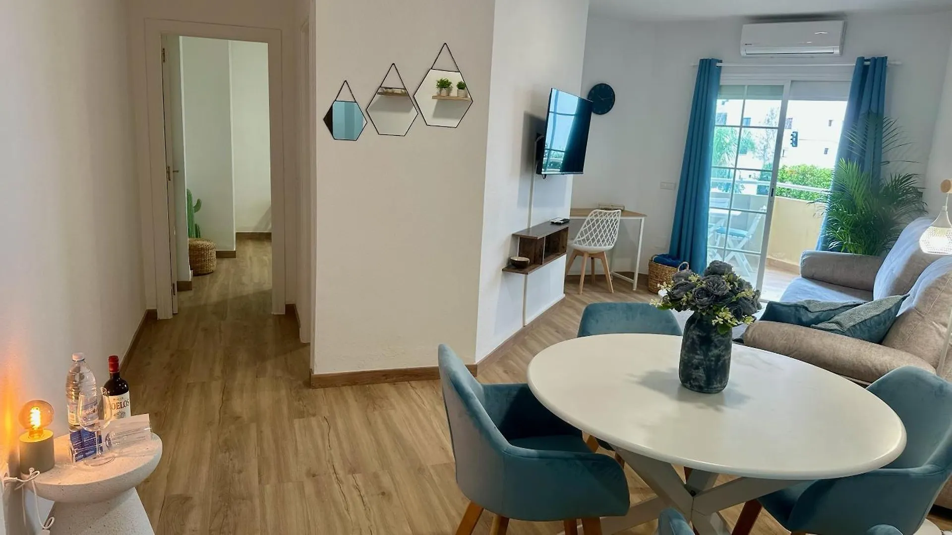Apartman Carihuela Beach I By Holiday Homes Malaga Torremolinos